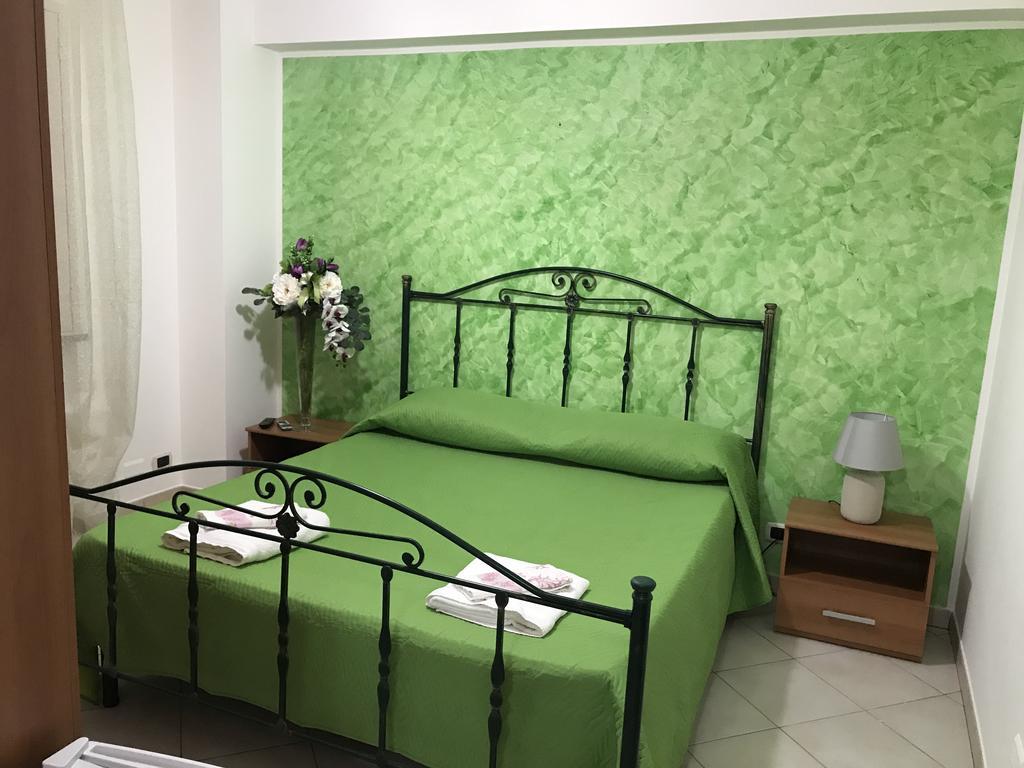 Rosy And Roby Bed and Breakfast Gasponi Εξωτερικό φωτογραφία