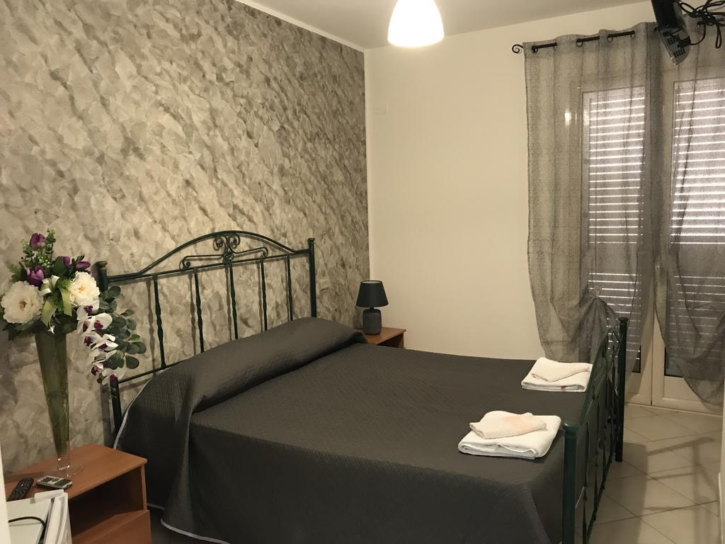 Rosy And Roby Bed and Breakfast Gasponi Εξωτερικό φωτογραφία